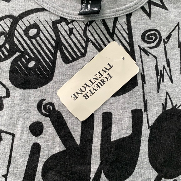 Forever 21 NWT Crop Top- Long Sleeve- Grey & Black Batman Inspired Size Medium - Picture 5 of 12